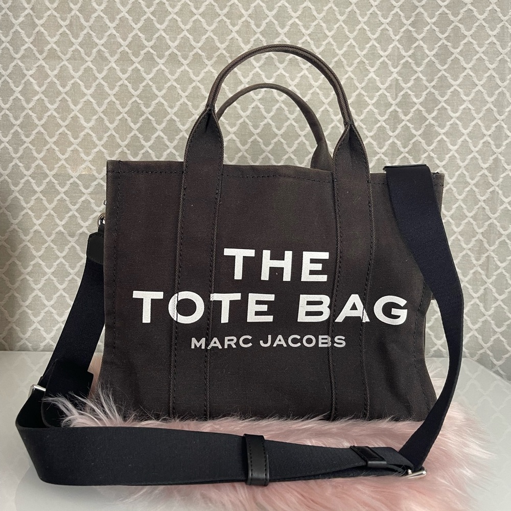 Marc Jacobs Black Tote Bag with Minimalist Design